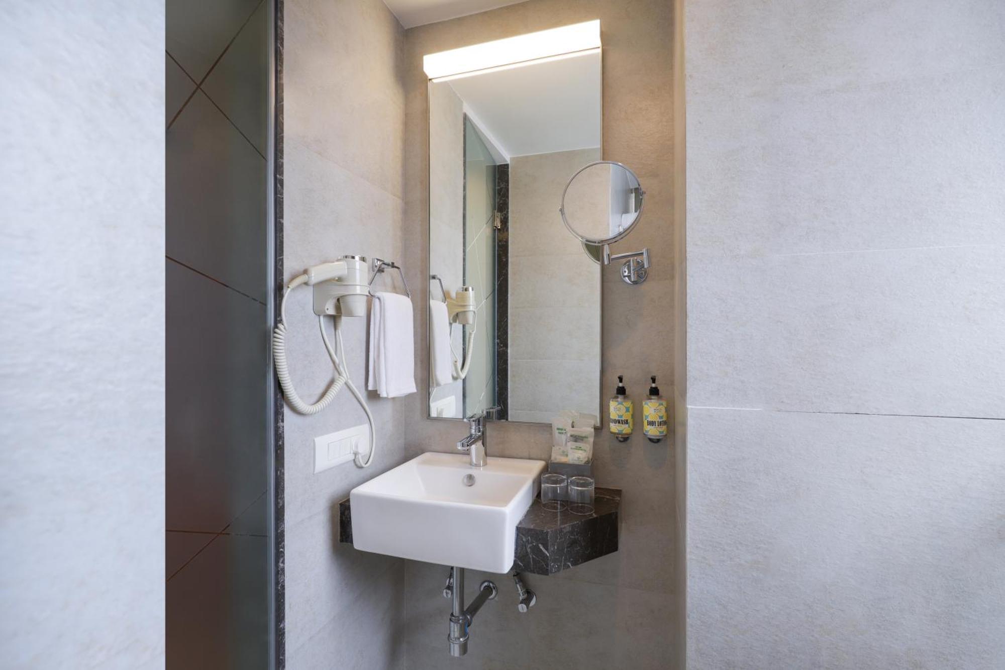 Lemon Tree Hotel, Kalina Bkc, Mumbai Ngoại thất bức ảnh